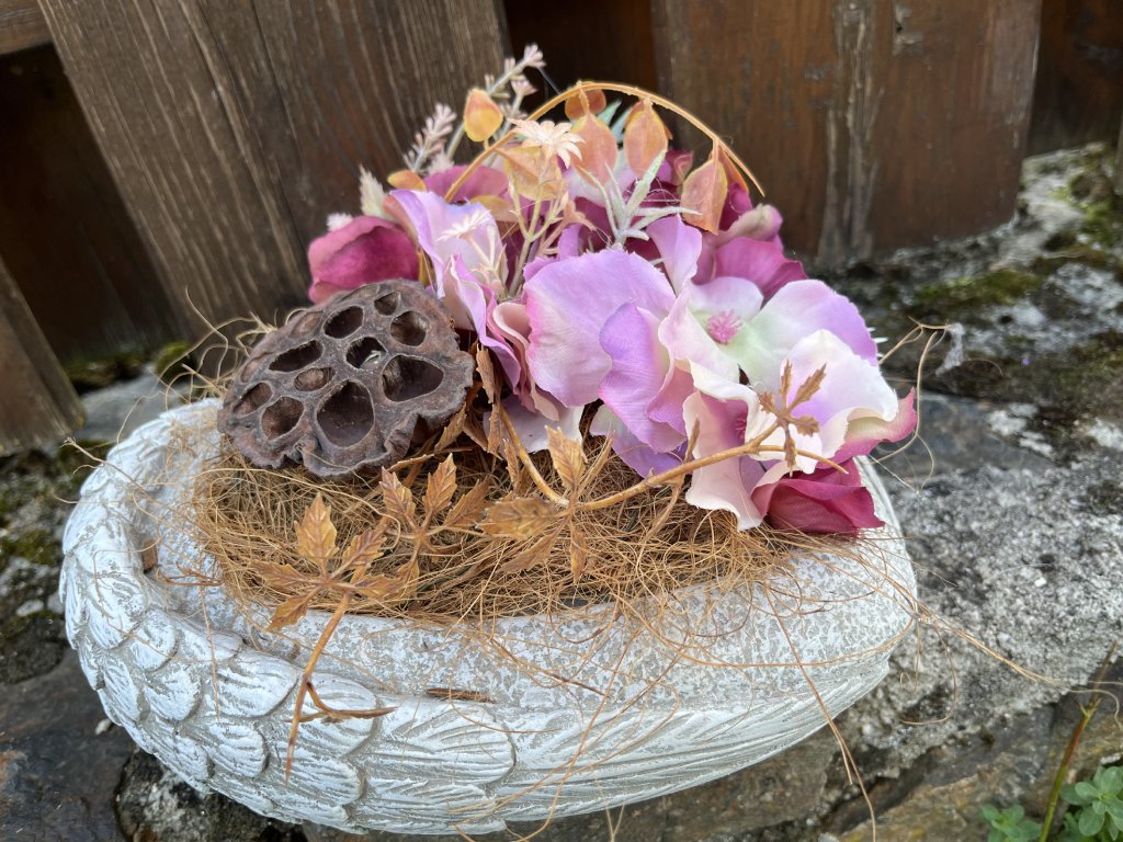 Dekorativní doplňky na hřbitov